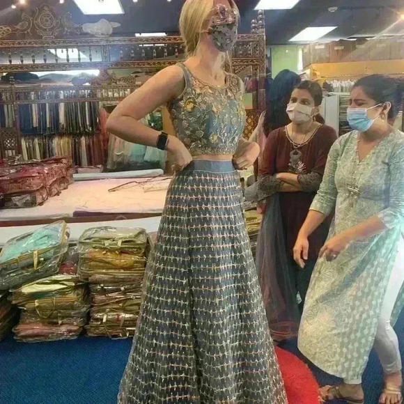 Beautiful Designer Lehenga only worn once in perfect conditions - Picture 5 of 5